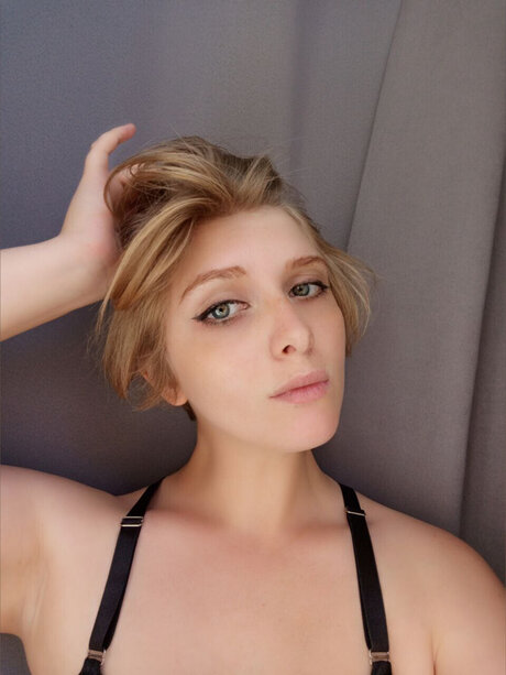 Foto desnuda filtrada de OnlyFans de         