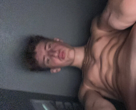 Foto desnuda filtrada de OnlyFans de Surprisingly Large Pat