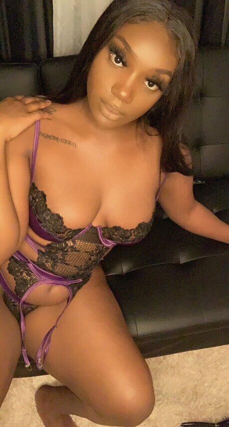 Foto desnuda filtrada de OnlyFans de Lyric 