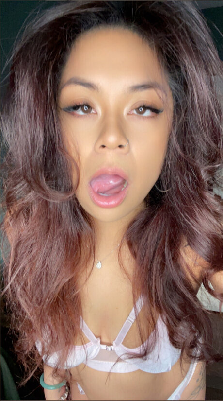 Foto desnuda filtrada de OnlyFans de Hellotee