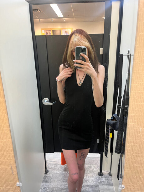 Foto desnuda filtrada de OnlyFans de  Hell For You