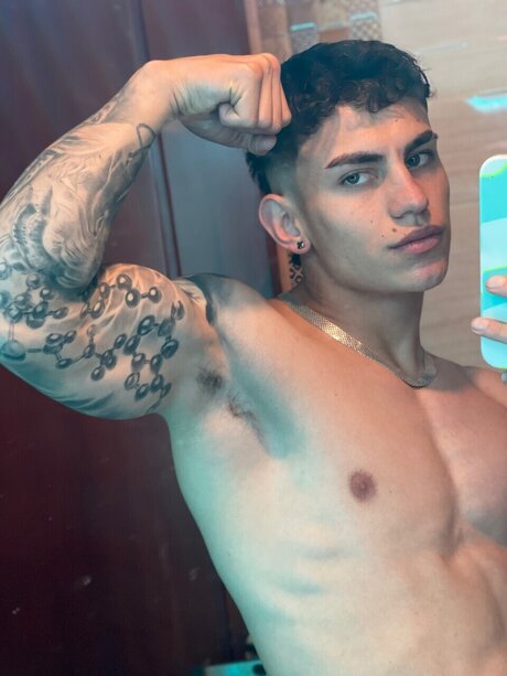 Foto desnuda filtrada de OnlyFans de Dima Alejandro