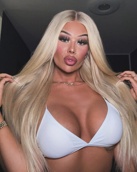 Foto desnuda filtrada de OnlyFans de Shirin Christians