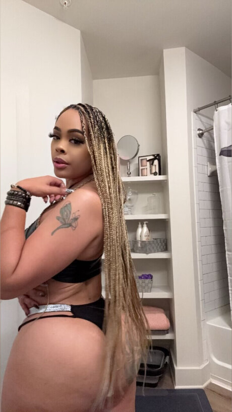 Foto desnuda filtrada de OnlyFans de Pretty