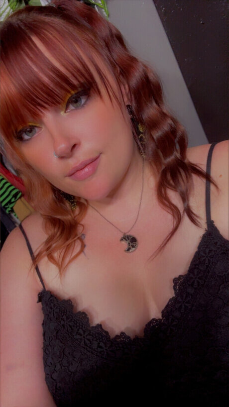 Foto desnuda filtrada de OnlyFans de Bloom After Dark