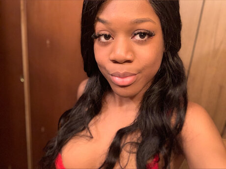 Foto desnuda filtrada de OnlyFans de Tnt Backrooms