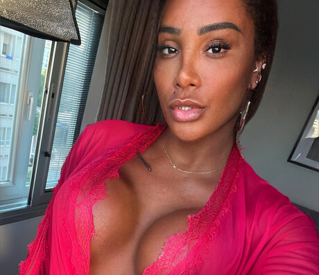 Foto desnuda filtrada de OnlyFans de Ts Vivi Carvalho 