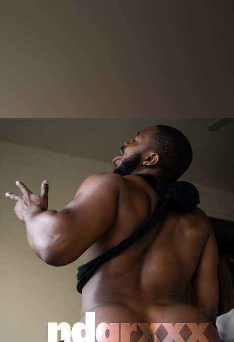 Foto desnuda filtrada de OnlyFans de 90  