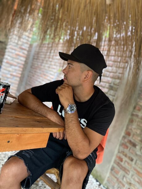 Foto desnuda filtrada de OnlyFans de Ezequiiel