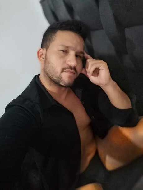 Foto desnuda filtrada de OnlyFans de Leolaks