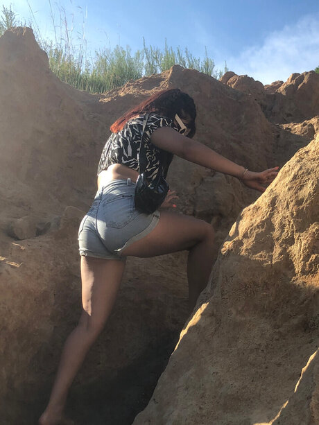 Foto desnuda filtrada de OnlyFans de Ariana Red 