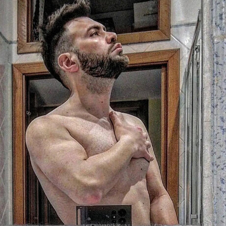 Foto desnuda filtrada de OnlyFans de Bigheadnaples