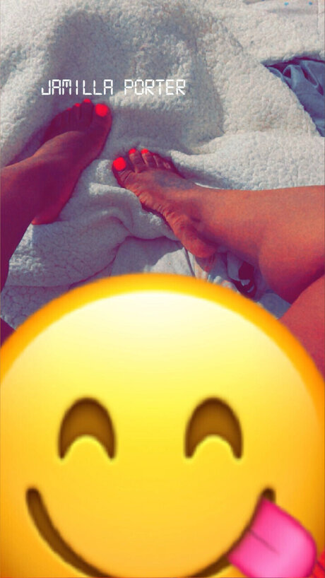 Foto desnuda filtrada de OnlyFans de Almond Joi 