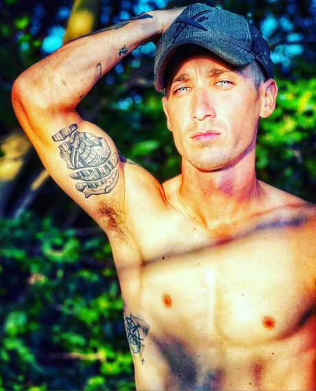 Foto desnuda filtrada de OnlyFans de Josh