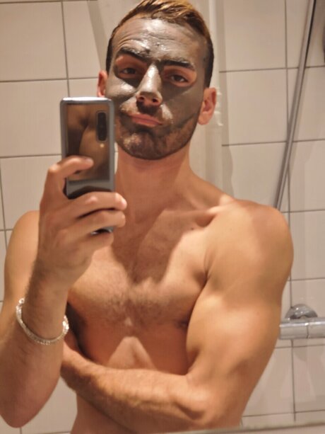 Foto desnuda filtrada de OnlyFans de Tiago