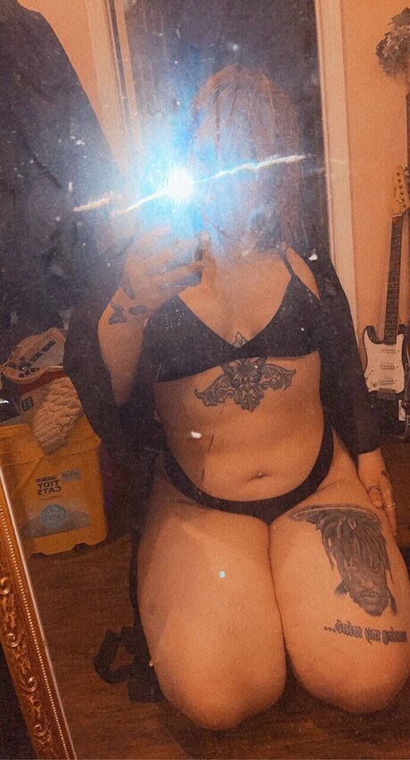 Foto desnuda filtrada de OnlyFans de Earth Baby