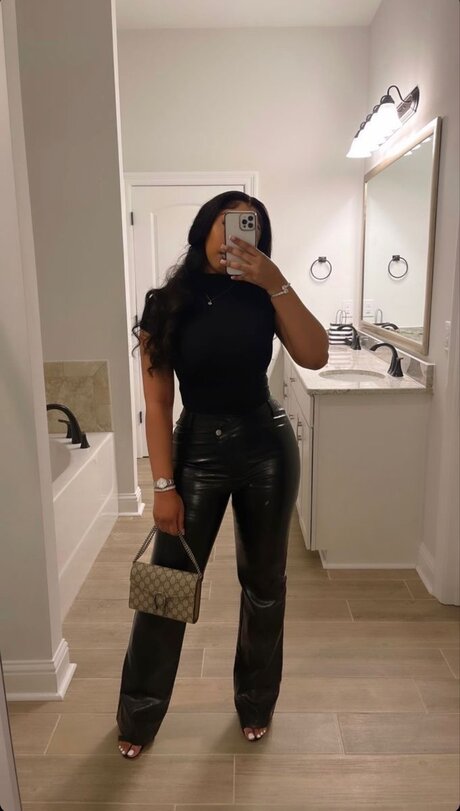 Foto desnuda filtrada de OnlyFans de Mariee Anne