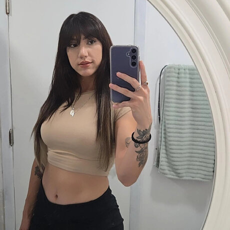 Foto desnuda filtrada de OnlyFans de Asia