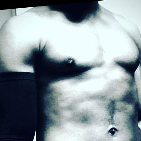 Foto desnuda filtrada de OnlyFans de Andrew