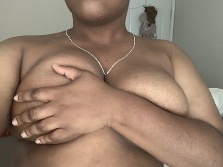 Foto desnuda filtrada de OnlyFans de Msthroatgoat