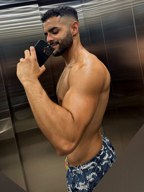 Foto desnuda filtrada de OnlyFans de Luis