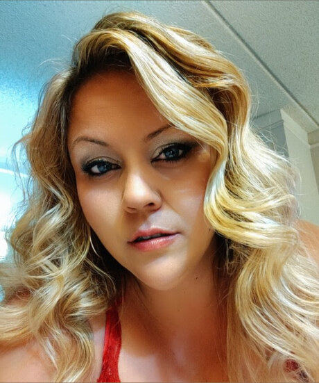 Nikki Summers