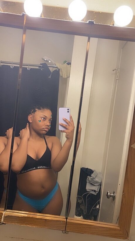 Foto desnuda filtrada de OnlyFans de Shay