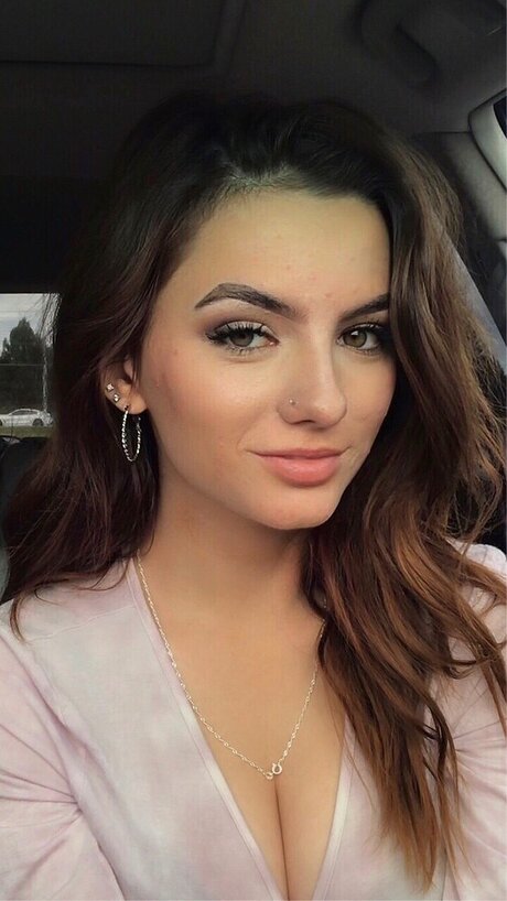Foto desnuda filtrada de OnlyFans de Lil Lizzy Amplt3