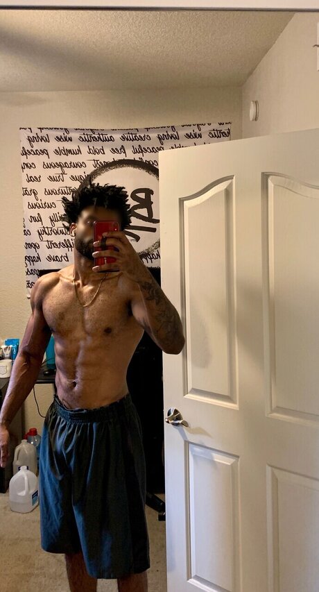 Foto desnuda filtrada de OnlyFans de Thenightrider 