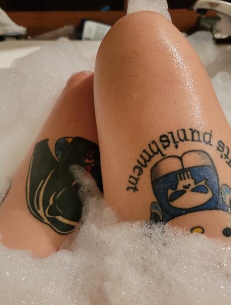 Foto desnuda filtrada de OnlyFans de Lycan Castle