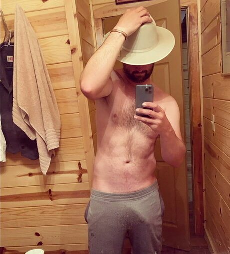 Foto desnuda filtrada de OnlyFans de Colin