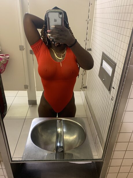 Foto desnuda filtrada de OnlyFans de Jazmine Brown