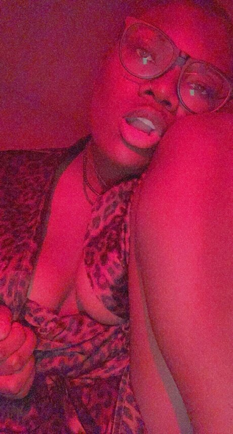 Foto desnuda filtrada de OnlyFans de Unfriendly Thottiee