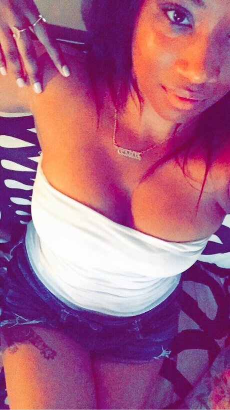 Foto desnuda filtrada de OnlyFans de Eve