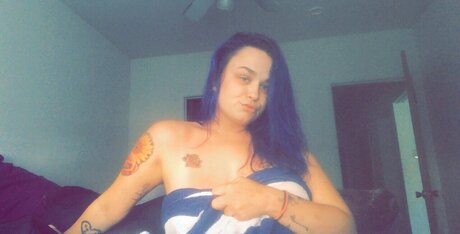Foto desnuda filtrada de OnlyFans de Madam Raven Moon