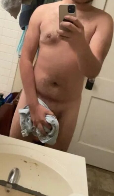 Foto desnuda filtrada de OnlyFans de 2 Broke Boys