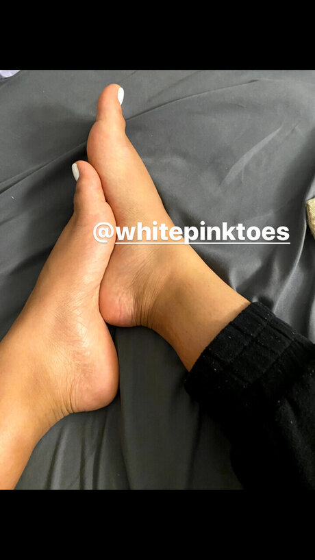 Foto desnuda filtrada de OnlyFans de White Pink Toes