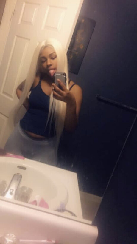 Foto desnuda filtrada de OnlyFans de Honeynut03