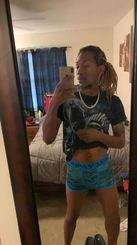 Foto desnuda filtrada de OnlyFans de Extravagant Hendrix