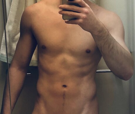 Foto desnuda filtrada de OnlyFans de Alex Prince