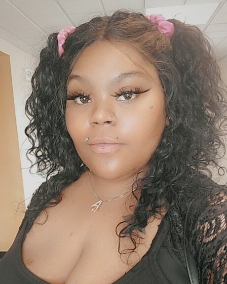 Foto desnuda filtrada de OnlyFans de Sunshiine Mariie