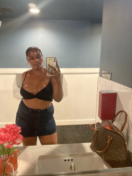 Foto desnuda filtrada de OnlyFans de Ashley Brown