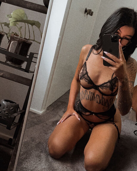 Foto desnuda filtrada de OnlyFans de Ariana