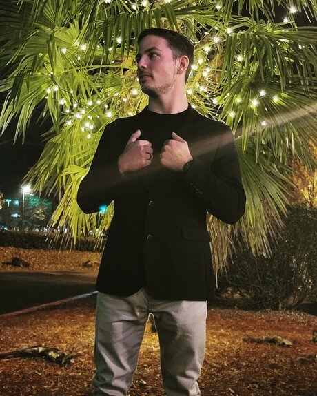 Foto desnuda filtrada de OnlyFans de Scott