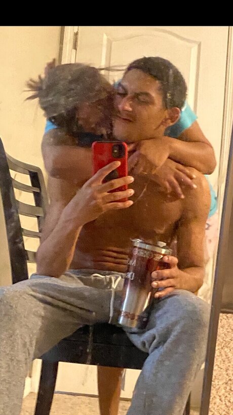 Foto desnuda filtrada de OnlyFans de Hurtinfeelins