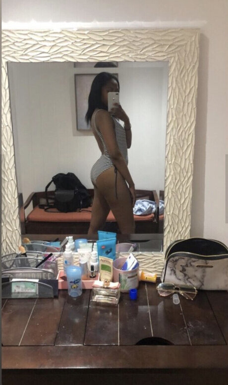Foto desnuda filtrada de OnlyFans de Freakmebaby