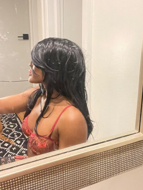 Foto desnuda filtrada de OnlyFans de Finch Bird