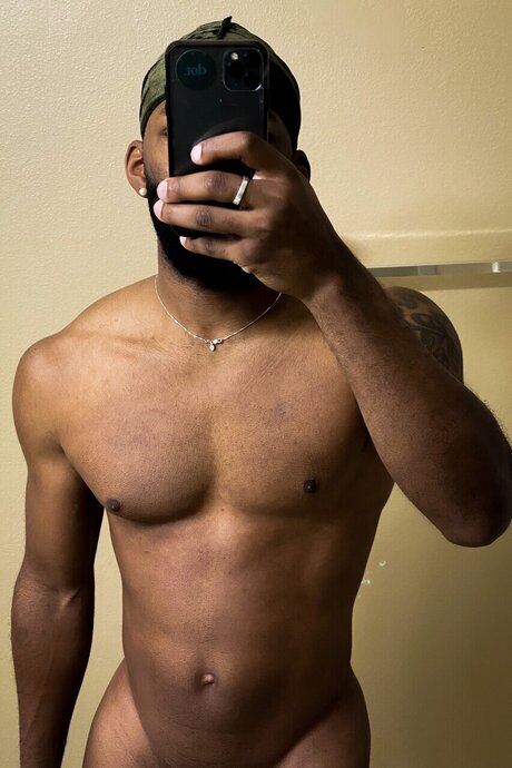 Foto desnuda filtrada de OnlyFans de Him