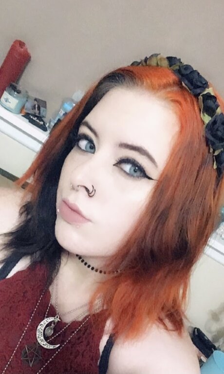Foto desnuda filtrada de OnlyFans de Littlemsundead
