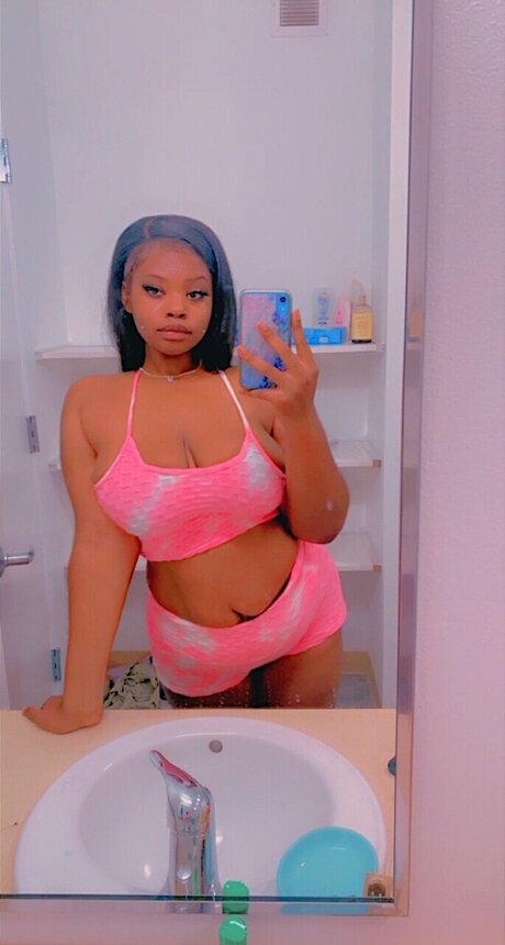 Foto desnuda filtrada de OnlyFans de Bhadassbecca